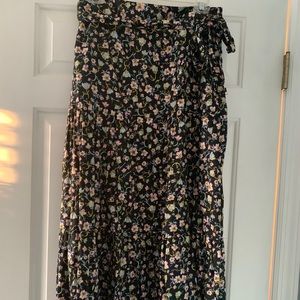 Gently Worn Floral Tiered Maxi Skirt